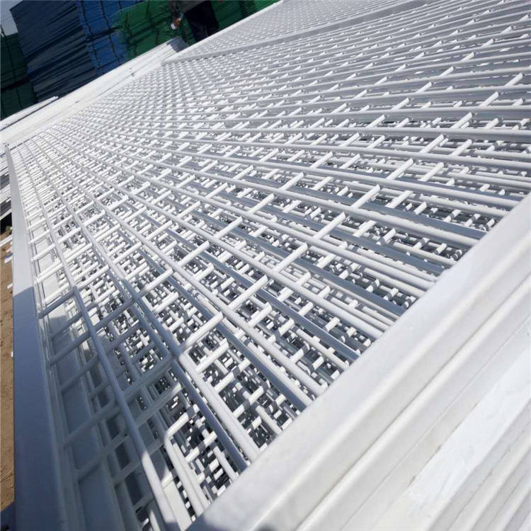 看守所、拘留所安裝防攀爬金屬隔離網(wǎng)時(shí)的注意事項(xiàng)